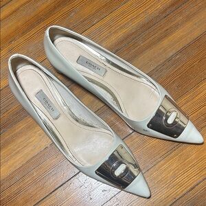 Coach Women's Cream and Gold Pointed Flats